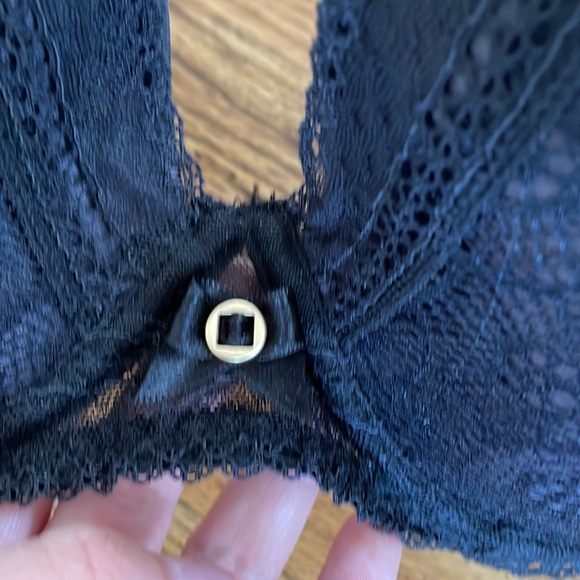 Chantelle plunge bra - Picture 2 of 4